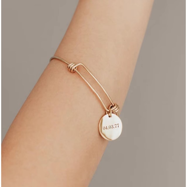 Personalizirana zapestnica z okroglimi obeski in gravuro po želji