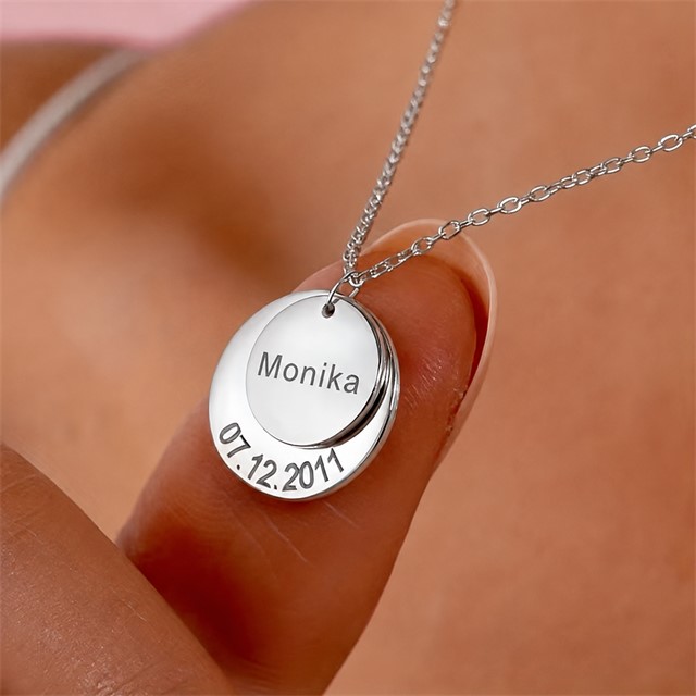 Personalizirana ogrlica z dvema okroglima obeskoma in gravuro po želji