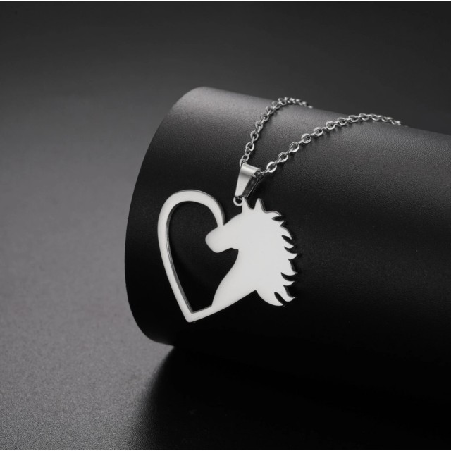 Personalizirana ogrlica z obeskom konja in osebno gravuro