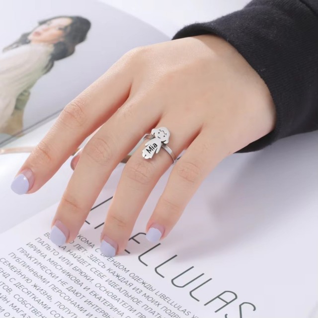 Personaliziran prstan v srebrni barvi z gravuro po vaših željah