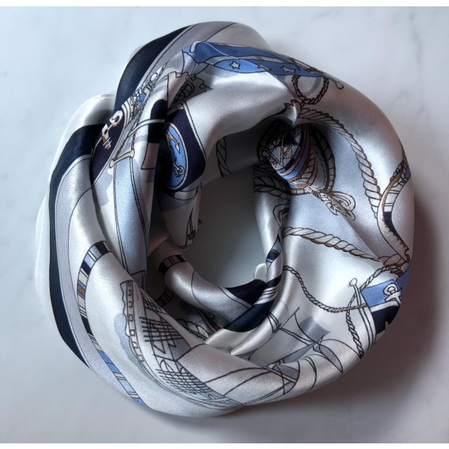 Elegantna kvadratna rutka z retro potiskom