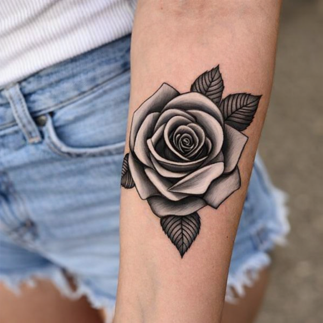 Začasna tetovaža z vrtnico 