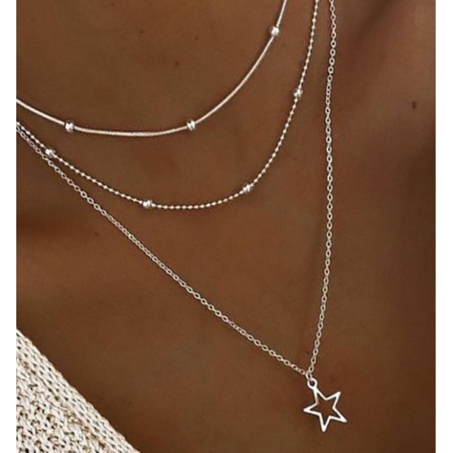 Tridelna ogrlica v srebrni barvi z zvezdico