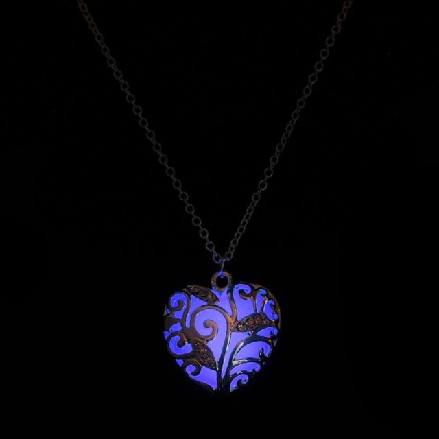 Verižica z obeskom srca, sveti v temi (3 barve)