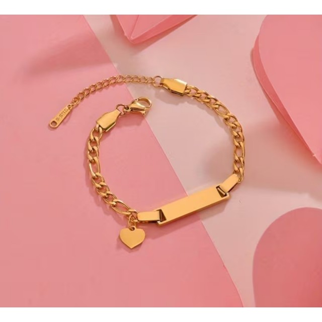 Personalizirana zapestnica z obeskom srca in osebno gravuro