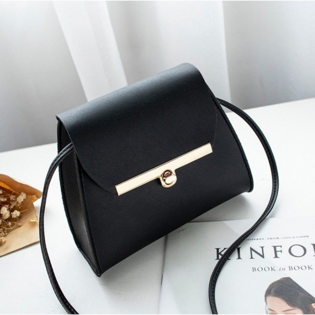 Manjša torbica elegantna, v črni barvi