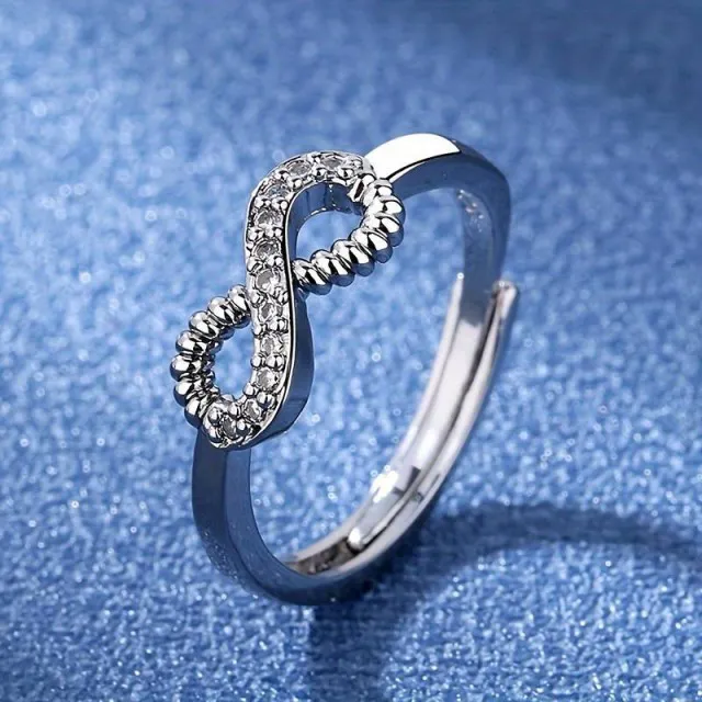 Eleganten prilagodljiv prstan z Infinity simbolom