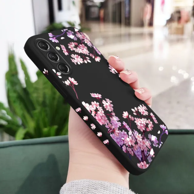 Elegantni ovitek za telefon s cvetličnim motivom črn (Samsung Galaxy A16)