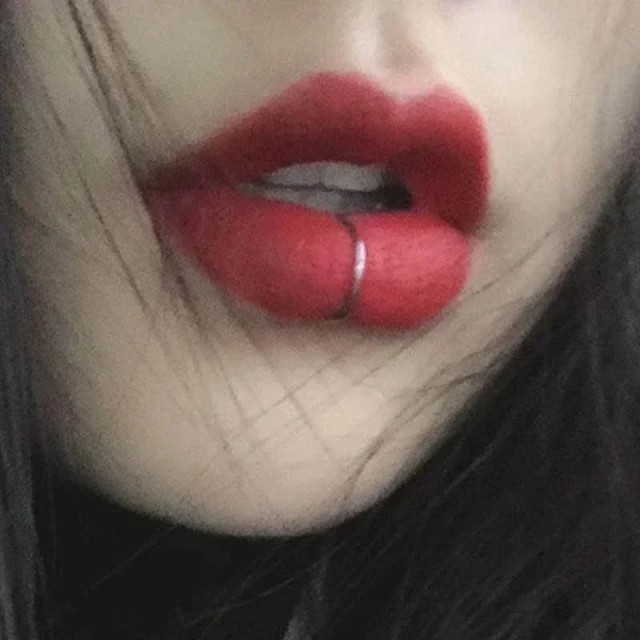 Fake piercing za ustnico v 3 barvah