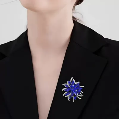 Modra cvetlična elegantna broška