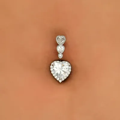 Piercing za popek s trojnimi srci