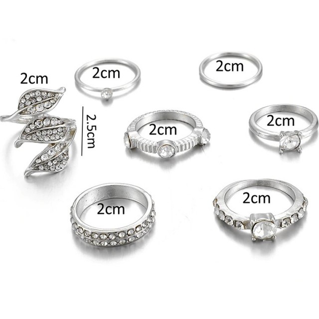 7 delni set prstanov srebrne barve, listki