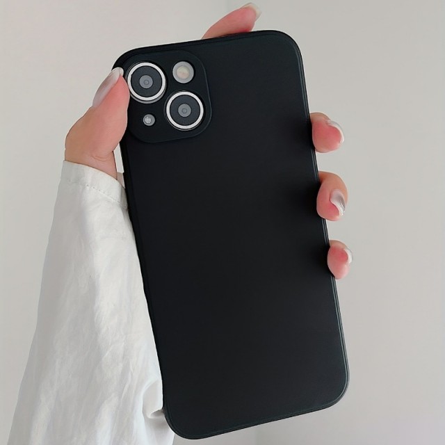 Črn ovitek za iPhone 15
