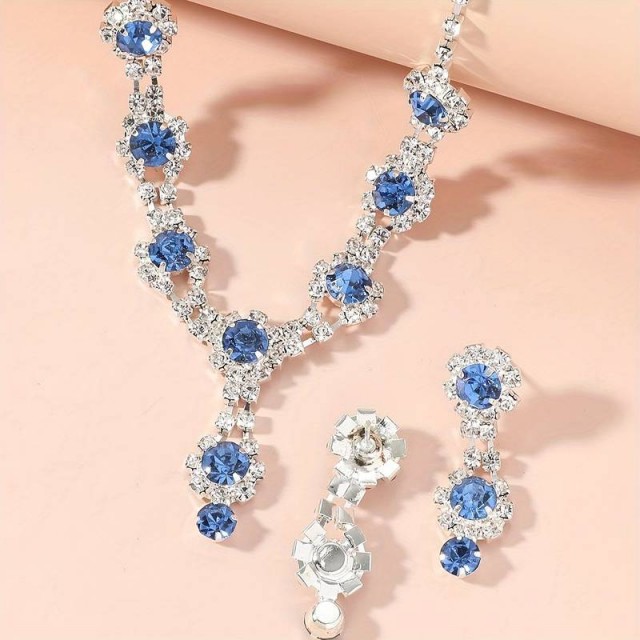 Eleganten komplet nakita v modri barvi 