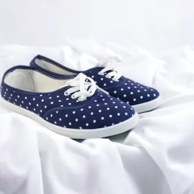 Superge temno modre s pikicami 853 BLUE