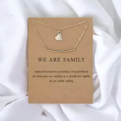 Verižica s posvetilom v zlati barvi WE ARE FAMILY 