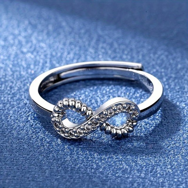 Eleganten prilagodljiv prstan z Infinity simbolom