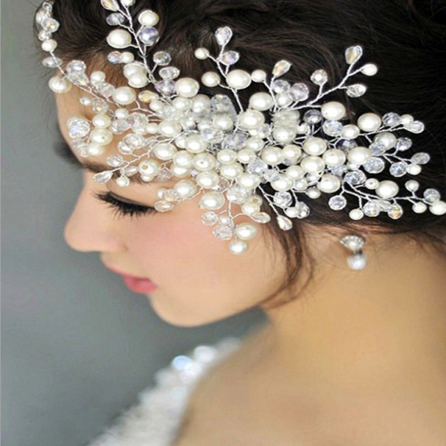 Poročna lasnica z belimi perlicami