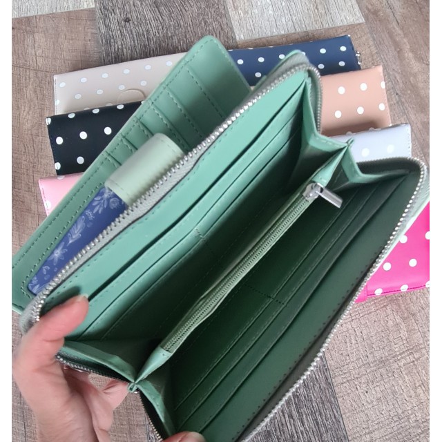Večja kompaktna denarnica s pikicami 9 barv 