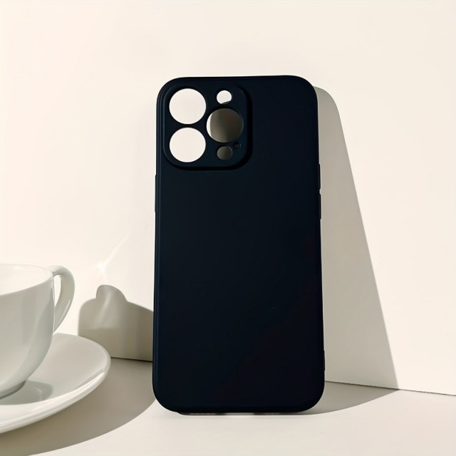 Črn ovitek za iPhone 15