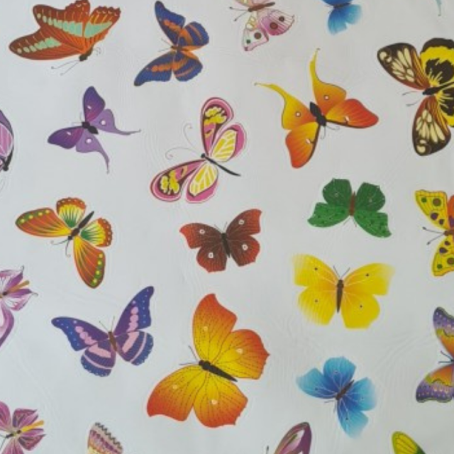 Stenska nalepka s pisanimi metuljčki