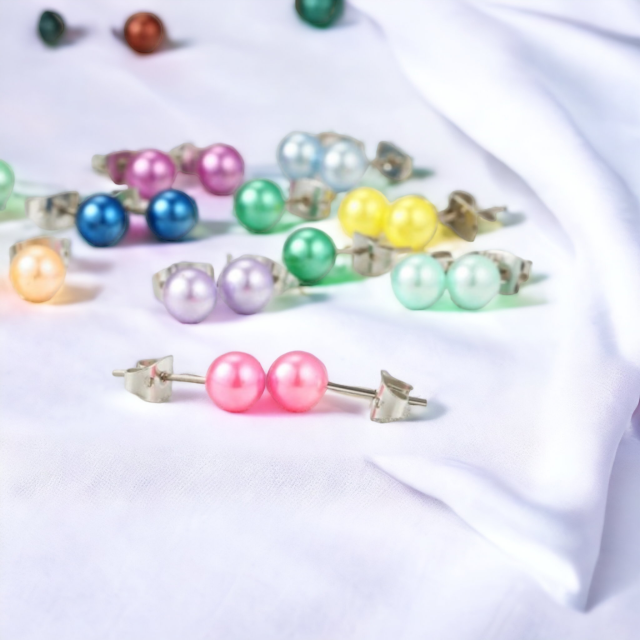 Komplet 36 parov vtičnih uhanov s perlicami, pisan izbor