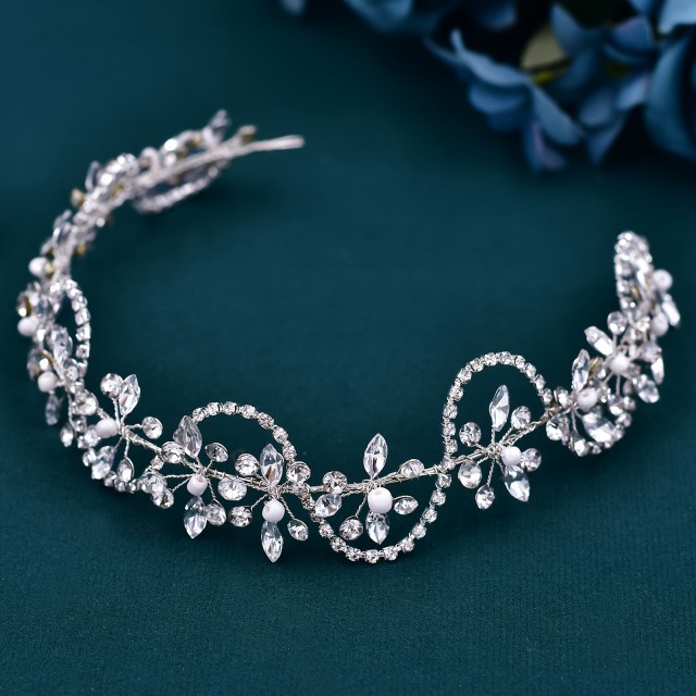 Eleganten poročni lasni obroč s kamenčki