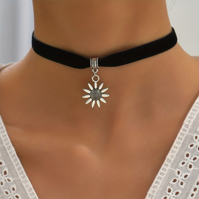 Poletna choker ogrlica z obeskom sonca