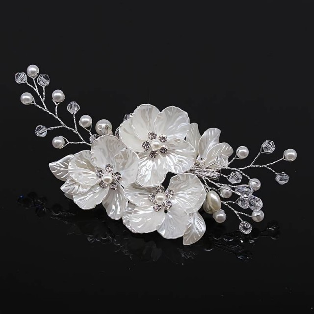Eleganten cvetlični glavnik
