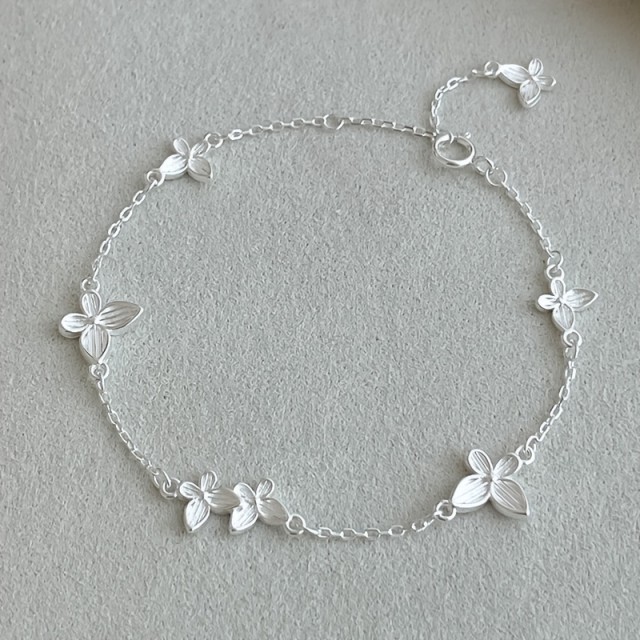 Prikupna zapestnica z motivom metuljčkov