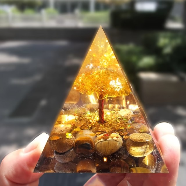 Orgonit piramida TIGROVO OKO 5cm
