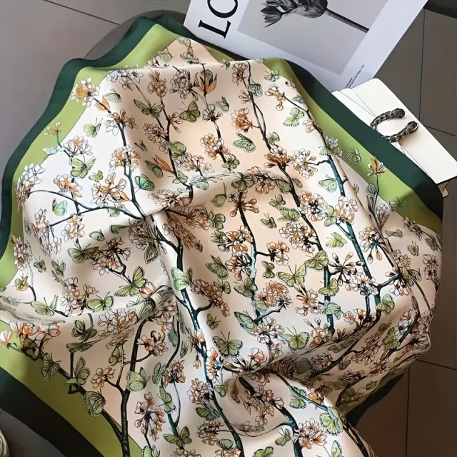 Elegantna kvadratna ruta v zeleni barvi z metulji