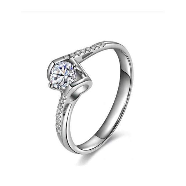 Modni prstan eleganten, z biserčki, srebrne barve