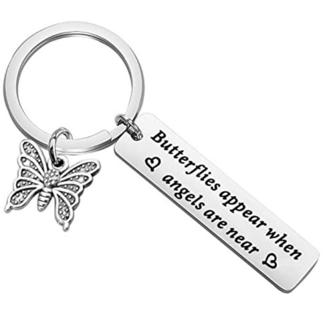 Obesek za ključe z metuljčkom, srebrne barve