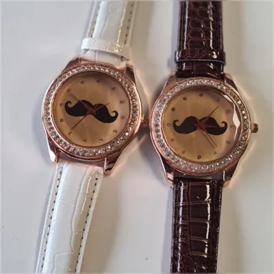Modna ura brki moustache, rjava ali bela